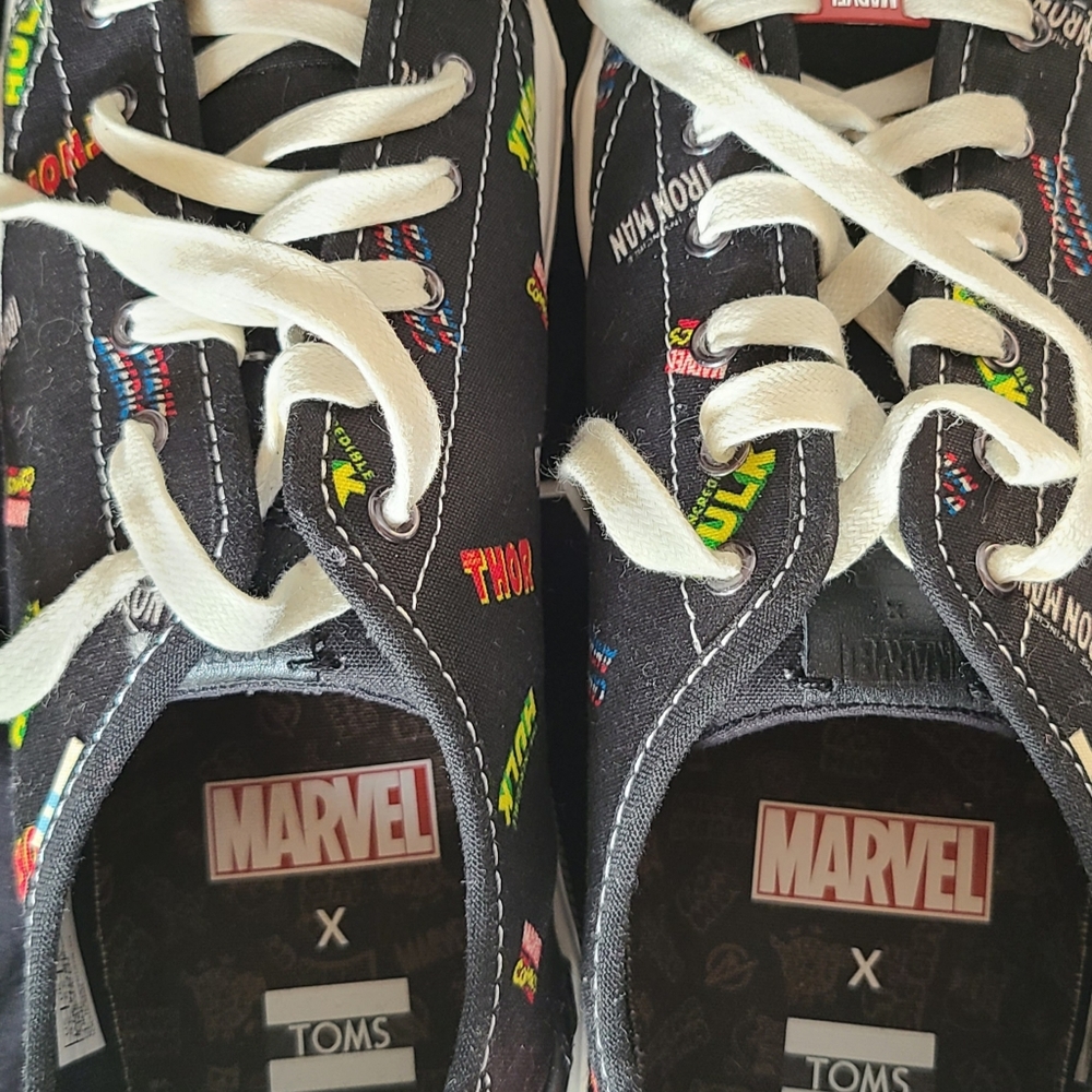 Toms Marvel Shoes - Picture 5 of 7